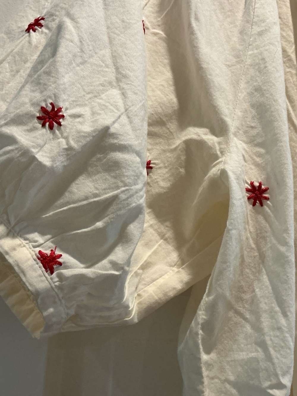 Velvet summer top with embroidery - Picture 3 of 3